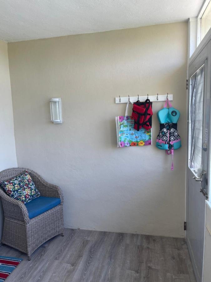 East End  Sun-Days At Crystal Cove On Sapphire Beachアパートホテル エクステリア 写真